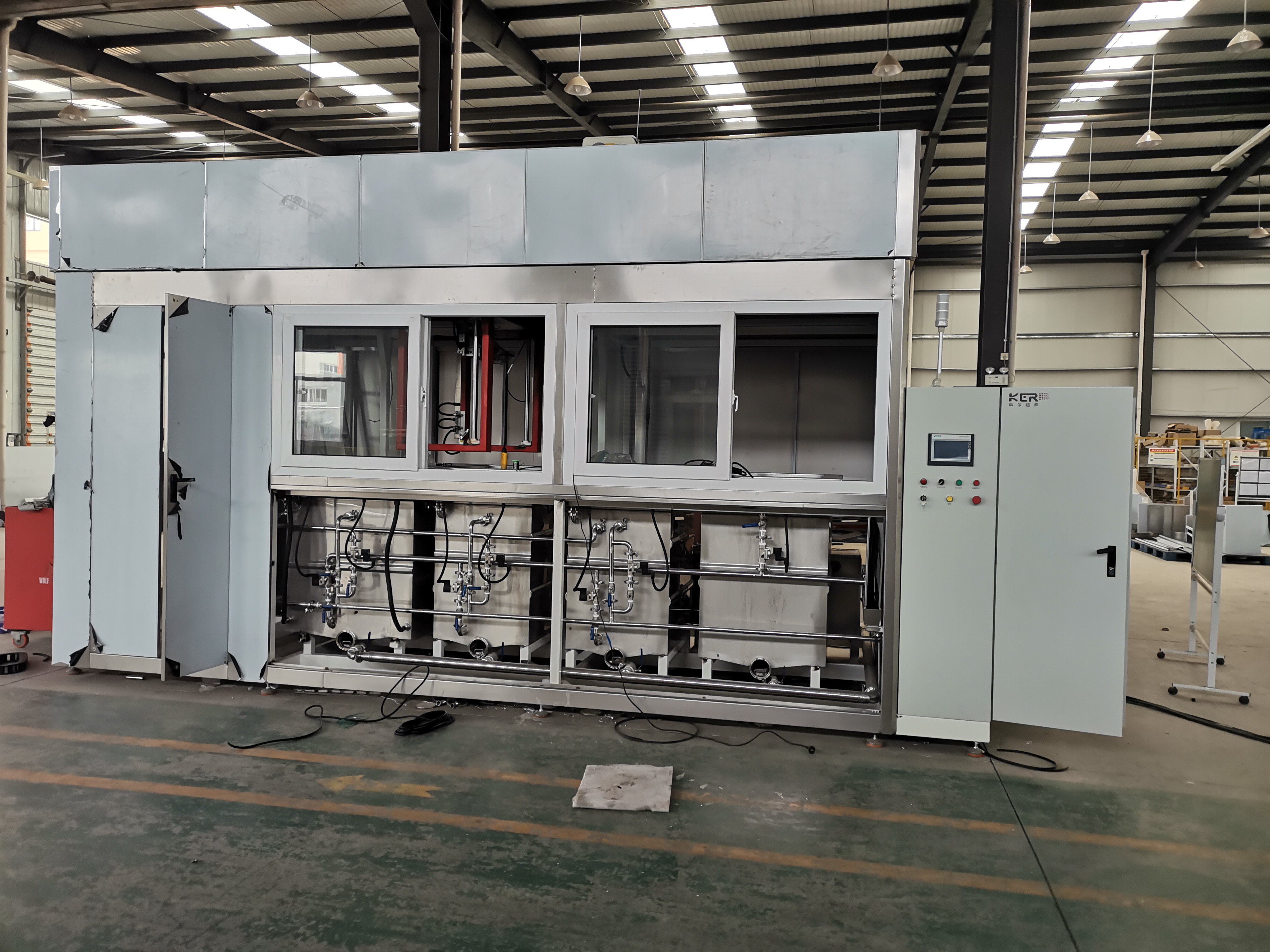 全自動(dòng)多槽超聲波清洗機(jī)工作原理是怎樣的？工業(yè)用高壓清洗設(shè)備 清洗大型工業(yè)設(shè)備 